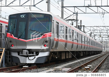 車両基地に停車するつくばエクスプレスのTX-2000系 車両基地に停車するつくばエクスプレスのTX-2000系 90888805