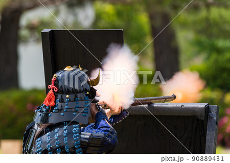 火縄銃の射撃 火縄銃の射撃 90889431