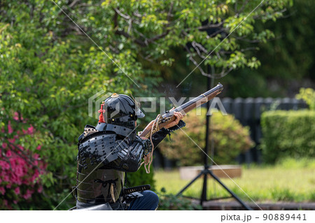 火縄銃の射撃 90889441