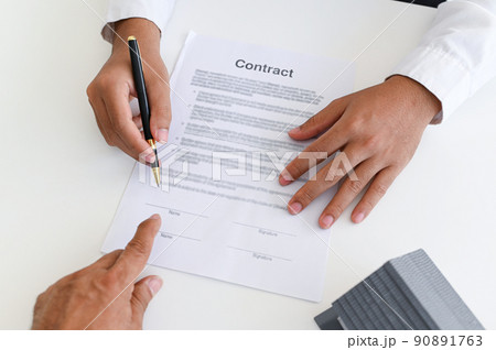 Sign contracts, legal advisors, memorandums, business contracts, lawyers. Sign contracts, legal advisors, memorandums, business contracts, lawyers. 90891763