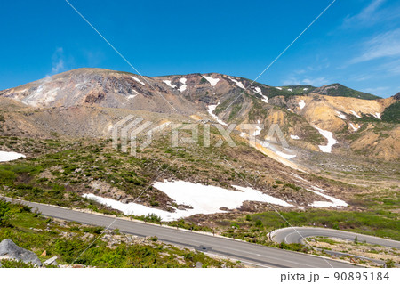 浄土平　火山荒原の幻想的な風景　人気絶景ロード 90895184