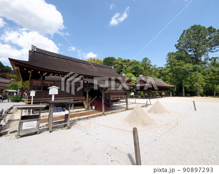 上賀茂神社の細殿と立砂『和風イメージ』(京都) 90897293