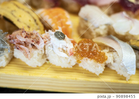 握り寿司 寿司 鮨 すし Sushi 魚 白魚 さくら海老 マグロ 玉子 イクラ トロ カツオ 握り寿司 寿司 鮨 すし Sushi 魚 白魚 さくら海老 マグロ 玉子 イクラ トロ カツオ 90898455