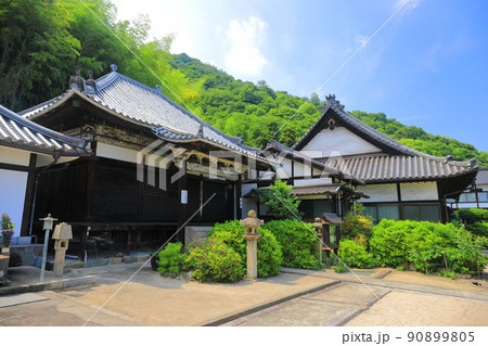 【広島県】晴天の医王寺(鞆の浦) 【広島県】晴天の医王寺(鞆の浦) 90899805