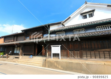【広島県】晴天の鞆の津の商家(鞆の浦) 【広島県】晴天の鞆の津の商家(鞆の浦) 90899825
