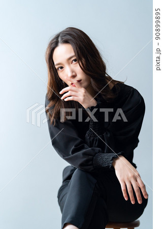 女性　ビューティー　美容　メイク 90899895