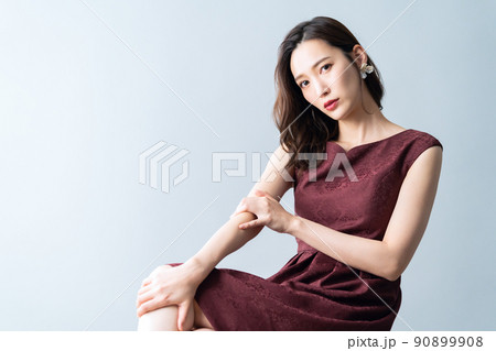 女性　ビューティー　美容　メイク 90899908