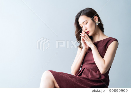女性　ビューティー　美容　メイク 90899909
