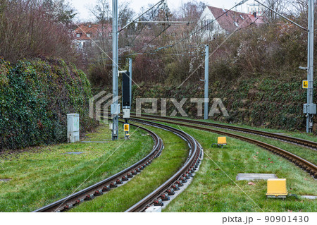 ドイツ シュトゥットガルトの線路と街並み ドイツ シュトゥットガルトの線路と街並み 90901430