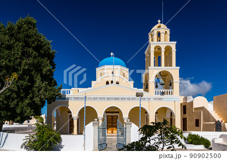 ギリシャ　サントリーニ島のイアの聖ジョージ教会 90902500