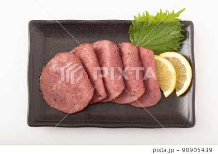 牛タンハム (スモーク 桜チップの燻製 黒胡椒) 牛タンハム (スモーク 桜チップの燻製 黒胡椒) 90905439