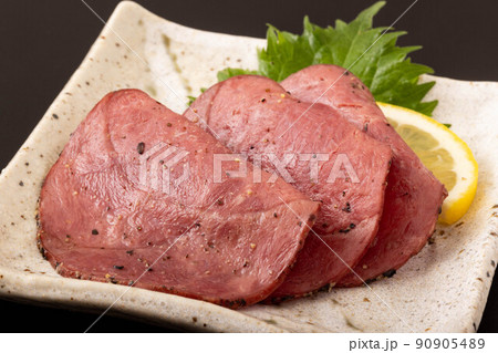 牛タンハム　(スモーク　桜チップの燻製　黒胡椒) 90905489