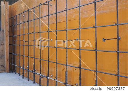 擁壁コンクリート打ち放し型枠工事 90907827