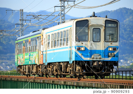 松山地区ローカル列車（JR四国　キハ32形・キハ54形） 90909293