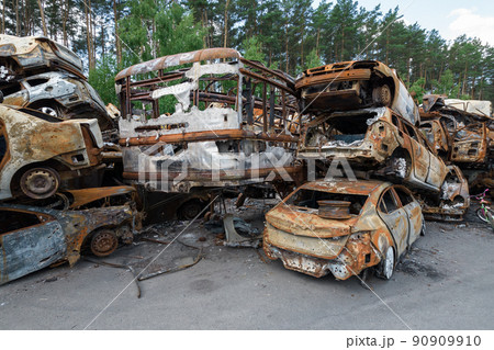 War in Ukraine: a dump of shot and burned cars in Irpin, Bucha district War in Ukraine: a dump of shot and burned cars in Irpin, Bucha district 90909910