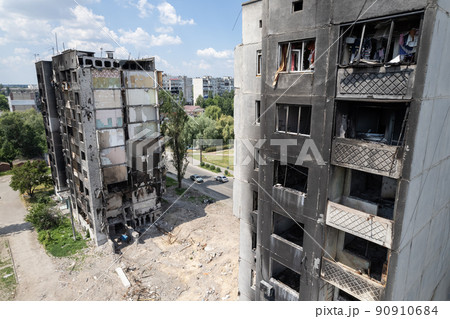 War in Ukraine - destroyed building in Borodyanka, Bucha district 90910684