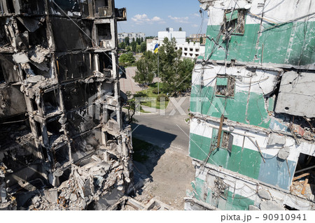 War in Ukraine - destroyed building in Borodyanka, Bucha district 90910941
