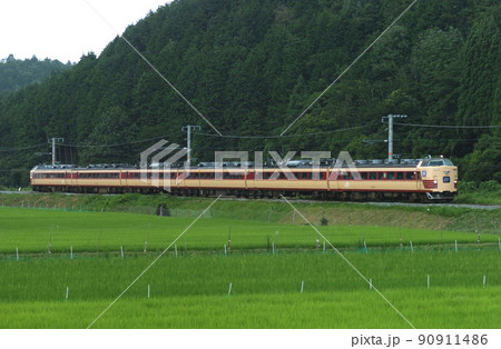 山陰本線 鍼灸大学前ー胡麻 JR西日本 183系 B61編成(福知山) きのさき 山陰本線 鍼灸大学前ー胡麻 JR西日本 183系 B61編成(福知山) きのさき 90911486