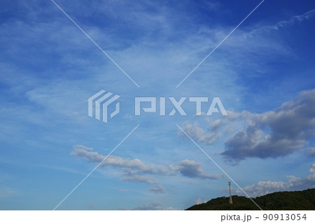 午後の夏空と山に建つ鉄塔・210721PM 午後の夏空と山に建つ鉄塔・210721PM 90913054