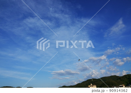 午後の夏空に浮かぶ雲と山・210721PM 90914362