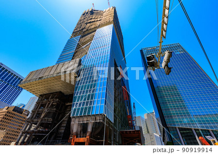 東京　港区　虎ノ門二丁目の再開発風景 90919914