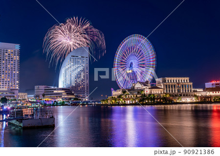 横浜開港祭2022 みなとみらいの夜景と花火の競演 久し振りの本格的な花火を満喫 横浜開港祭2022 みなとみらいの夜景と花火の競演 久し振りの本格的な花火を満喫 90921386