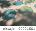傘のシルエット(影) 90921681
