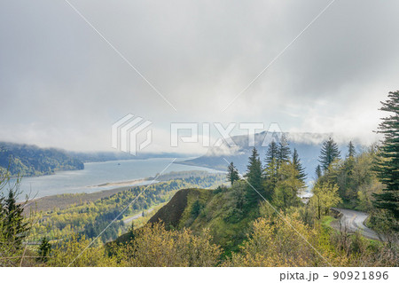コロンビア・リバー・ゴージ・ナショナル・シニック・エリアの風景 90921896