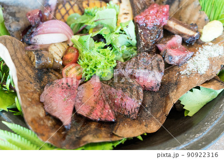 ウポポイ内のレストラン（ランチ） 90922316