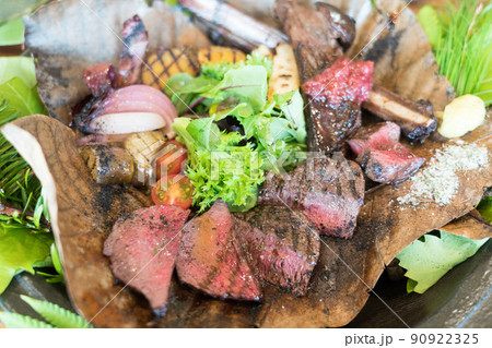 ウポポイ内のレストラン（ランチ） 90922325