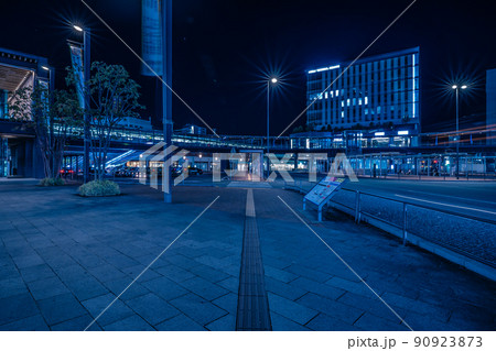 夜の姫路駅 90923873