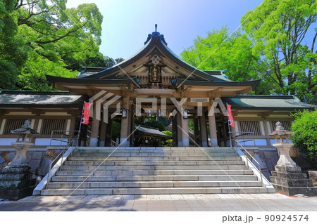 【愛媛県】新緑の和霊神社　神門 90924574