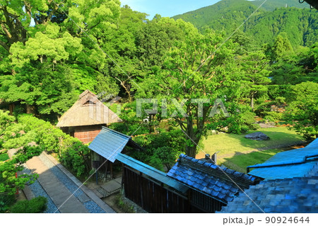 【愛媛県】新緑の旧広瀬邸　望煙楼 90924644