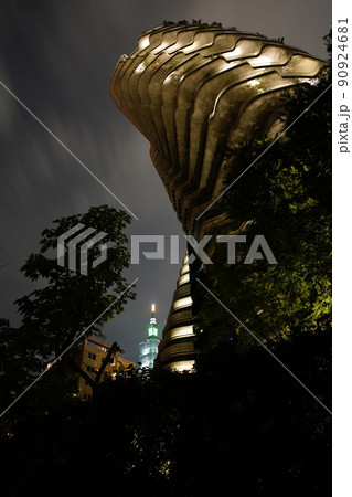 高層ビル 摩天楼 超高層ビル 90924681