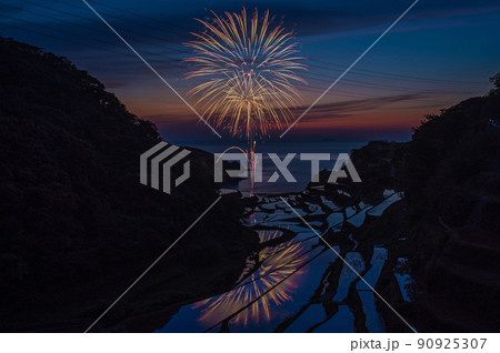 浜野浦の棚田・打ち上げ花火 90925307