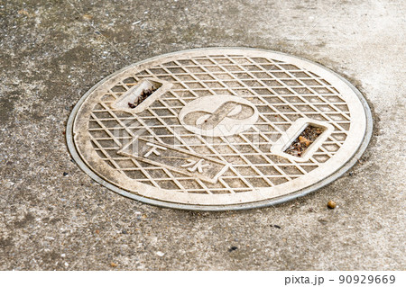 住宅にある下水用の耐圧蓋 90929669