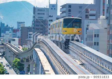 香春口三萩野駅から望むモノレール 90931833