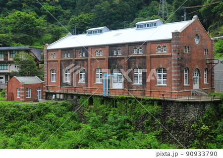 【愛媛県】新緑の別子銅山　旧端出場水力発電所 90933790