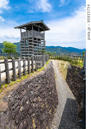 石積みと櫓（縦） 90935754