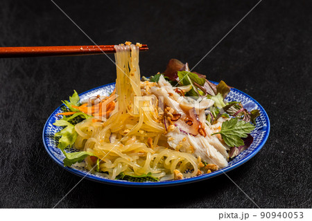 しらたき麺 Noodle dish using Japanese shirataki しらたき麺 Noodle dish using Japanese shirataki 90940053