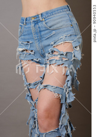 ripped black jeans 90940553