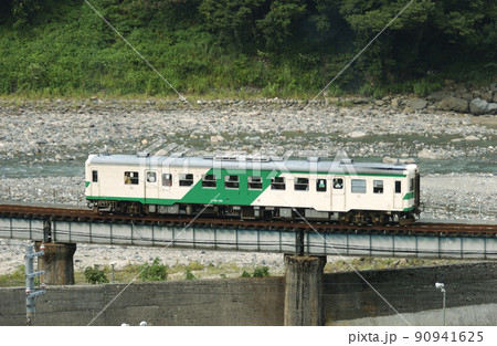 大糸線 根知ー小滝 JR西日本 キハ52-156(糸魚川) 大糸線 根知ー小滝 JR西日本 キハ52-156(糸魚川) 90941625