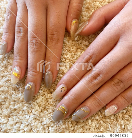 シンプルニュアンスネイル 90942355