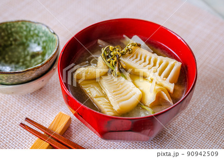 山菜の味噌汁 山菜の味噌汁 90942509