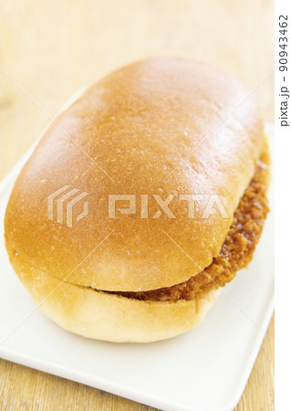 美味しいコロッケパン 90943462