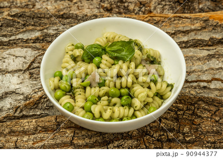 イタリアンパスタ　talian pasta made outdoors 90944377