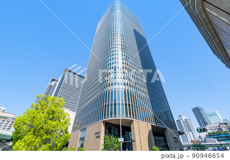 大阪府大阪市 快晴の中之島フェスティバルタワー・ウエストと大阪の街並み 大阪府大阪市 快晴の中之島フェスティバルタワー・ウエストと大阪の街並み 90946654