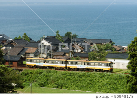 のと鉄道　能登線　鵜島－恋路　NT132+NT123 90948178