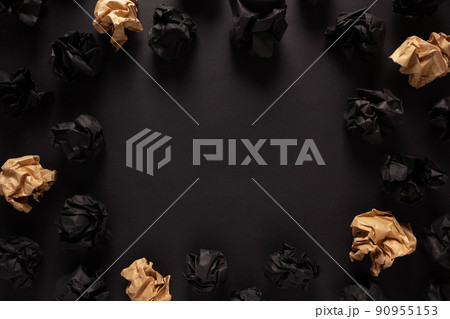 Crumpled paper balls on black background texture. Inspiration creative idea concep 90955153