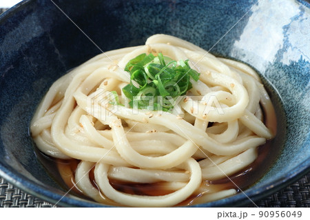 美味しそうなシックなうどん 美味しそうなシックなうどん 90956049